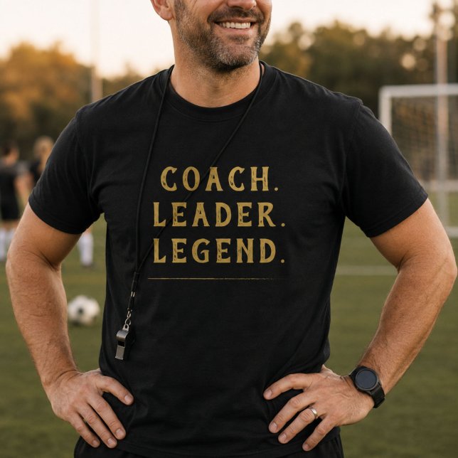 Camiseta Tipografia Dourada Lenda Líder Treinador (Criador carregado)