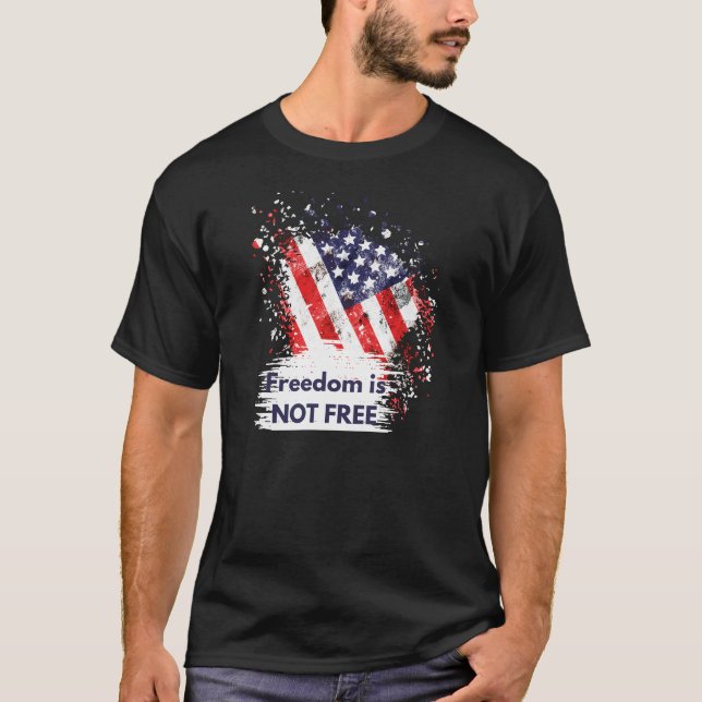 Camiseta Tipografia Elegante Moderna Liberdade Política (Frente)