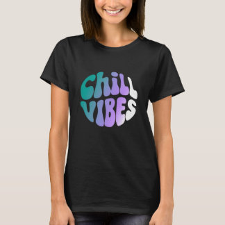 Camiseta Tipografia Gradiente Retro de Vibrações Relaxantes