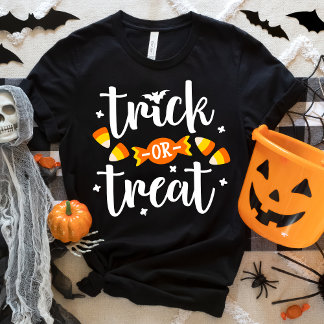 Camiseta Tipografia Manuscrita de Halloween: Doce ou Traves