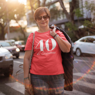 Camiseta Tipografia Vermelha e Branca 40 & Fabulosa