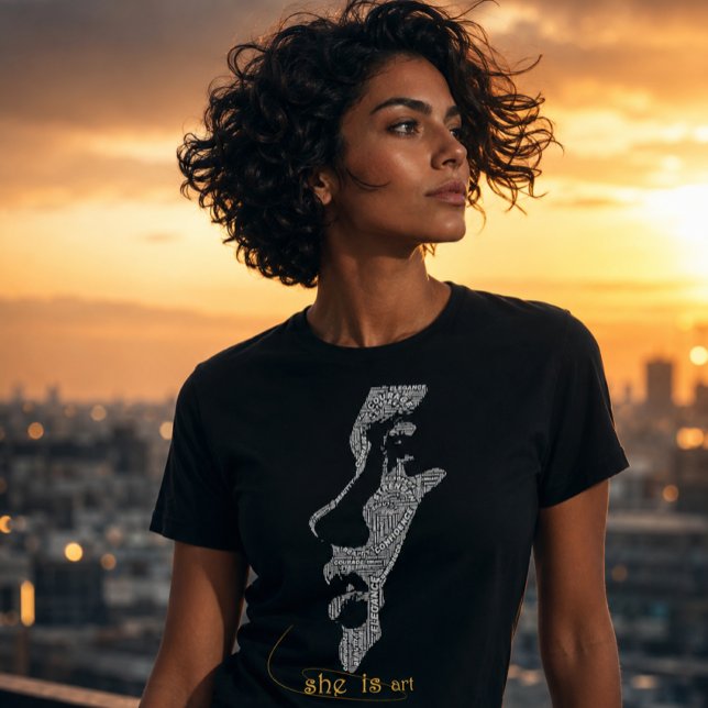 Camiseta Típográfica Mulher Empoderadora Ela É Art (Criador carregado)