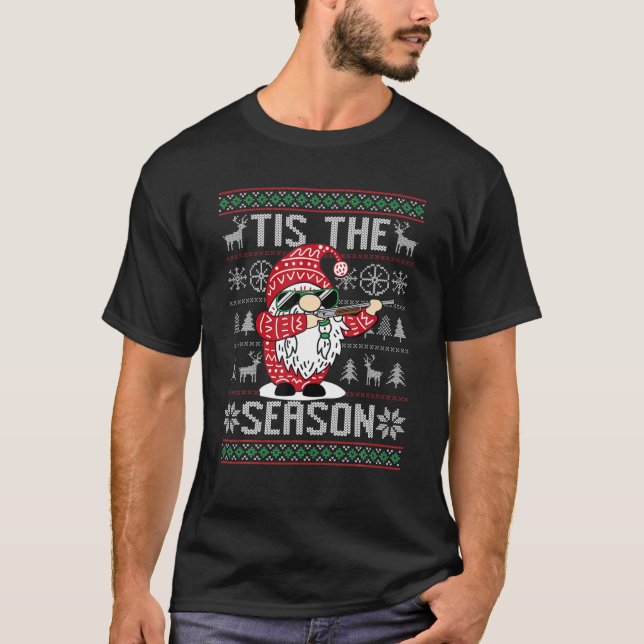 Camiseta Tis The Season Deer Hunting Gnome Reindeer Christm (Frente)