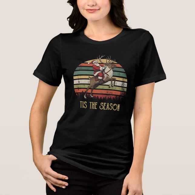 Camiseta Tis The Season Retro Santa Riding Reindeer (Frente)