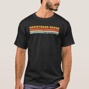 Camiseta Título de Carreira Retro de Enfermeira Registrada