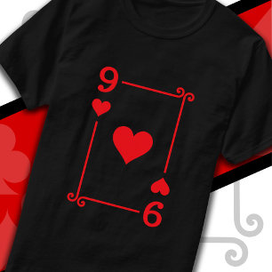 Camiseta Tocando Cartões Figuram Nove Cartões 9 de Corações