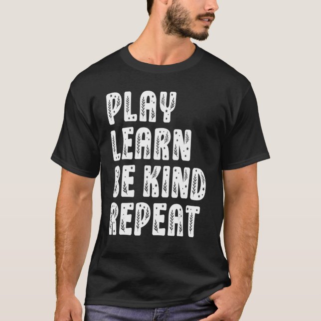 Camiseta Tocar Aprender A Repetir A Unidade De Planta Dia 2 (Frente)