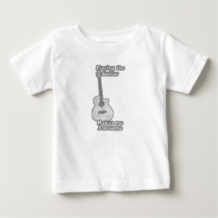 Camiseta Tocar violão me torna incrível. preto e branco
