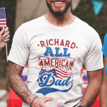 Camiseta Toda a reunião de família patriótica do pai 4 de j<br><div class="desc">Celebrar o quarto de julho com esta camiseta patriótica, com o texto "All American pai" em fontes de estilo vermelho e azul-claro, sobre as icônicas estrelas dos EUA e bandeira de listras. Facilmente personalizável com o seu nome, esta camiseta é perfeita para qualquer festa ou reunião familiar em 4 de...</div>