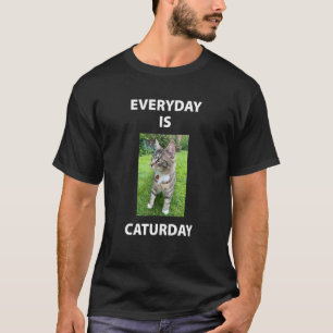 Camiseta Todo Dia É Sábado Feliz do Gato