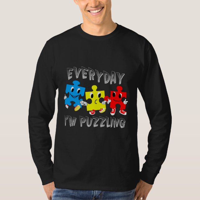 Camiseta Todo Dia Eu Estou Incomodando Autismo Com Mês De Q (Frente)