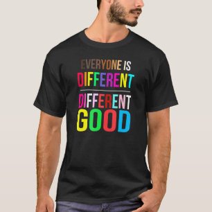 Camiseta Todo mundo é diferente de orgulho LGBT