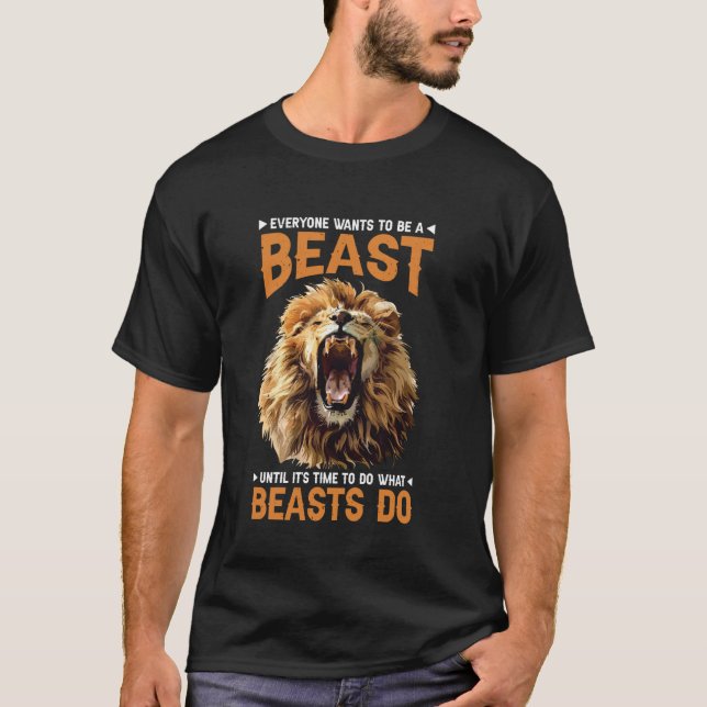 Camiseta Todo mundo quer ser um monstro até que seja hora d (Frente)