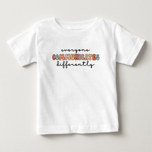 Camiseta Todos Coloridos Comunicam Diferentemente (Frente)