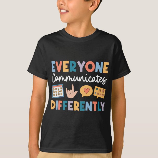 Camiseta Todos Comunicam de Maneira Diferente Educação Espe (Frente)