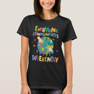 Camiseta Todos Comunicam Diferentemente Autismo Mundo