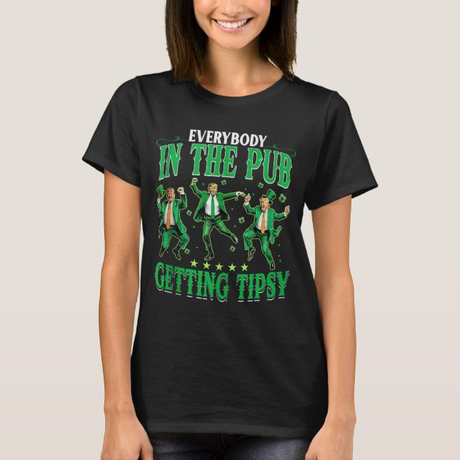 Camiseta Todos Na Pub Ficando Engraçados (Frente)