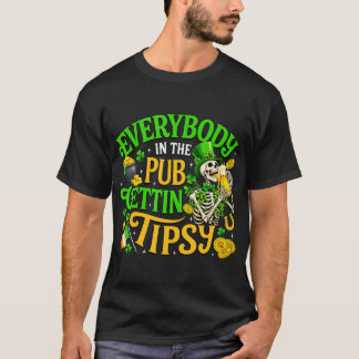 Camiseta Todos No Pub Ficando Bêbados Dia De São Patrício
