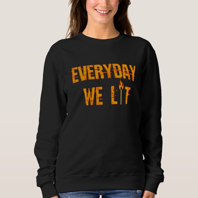 Camiseta Todos Os Dias Deixamos A Tendência Dizer 1 (Frente)