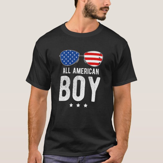 Camiseta Todos Os Rapazes Americanos Com Óculos De Sol E Ba (Frente)