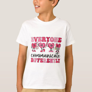 Camiseta Todos se Comunicam de Forma Diferente Coração Auti