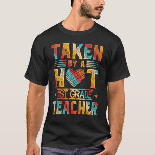 Camiseta Tomada Por Um Professor Quente Do 1º Ano Da rua Ma