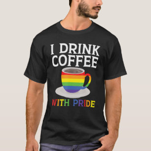 Camiseta Tomo Café Com Orgulho Arco-Íris Mês LGBT