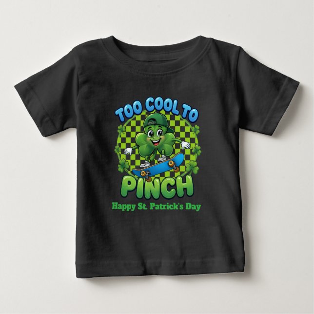 Camiseta Too Cool to Pinch Skateboard Shamrock St. Patricks (Frente)