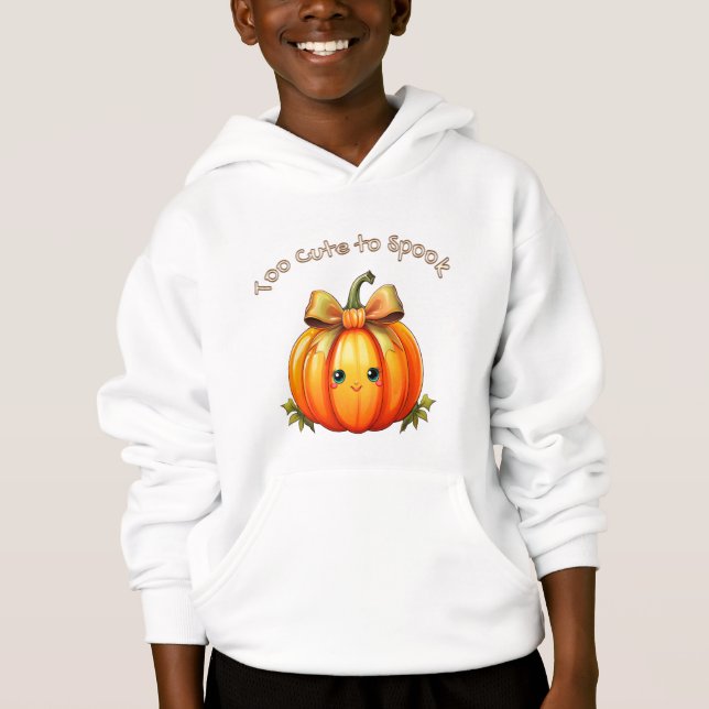 Camiseta Too Cute to Spook – Cozy Pumpkin Hoodie (Frente)