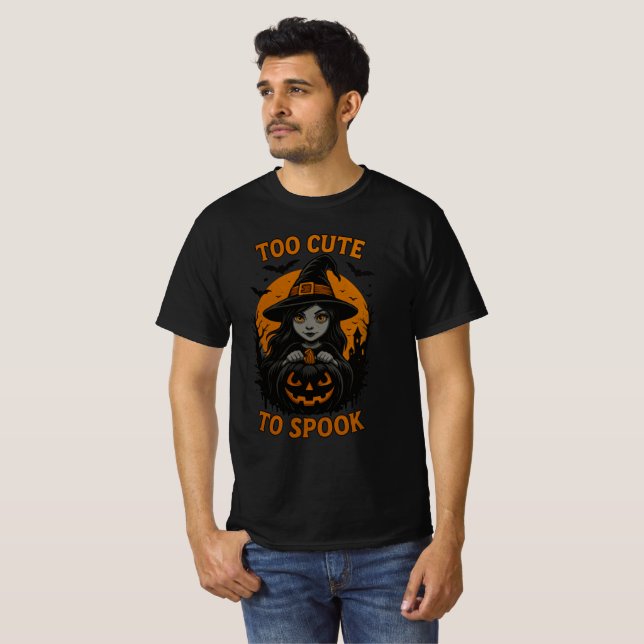 Camiseta Too Cute to Spook Witch & Pumpkin Design (Frente Completa)