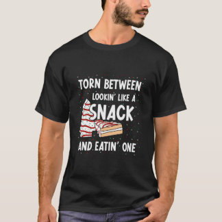 Camiseta Torn Between Looking Like A Snack Or Eating One
