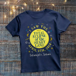 Camiseta Total de Eclipse Solar Personalizado do Visualizad<br><div class="desc">Em 8 de abril de 2024, um eclipse solar total será visível em muitos Estados Unidos, México e Canadá. Se você está planejando comemorar este evento excitante no "coração" da América com uma divertida festa de exibição, estas t-shirts comemorativas personalizadas são perfeitas para você. O texto diz "Eu vi o...</div>