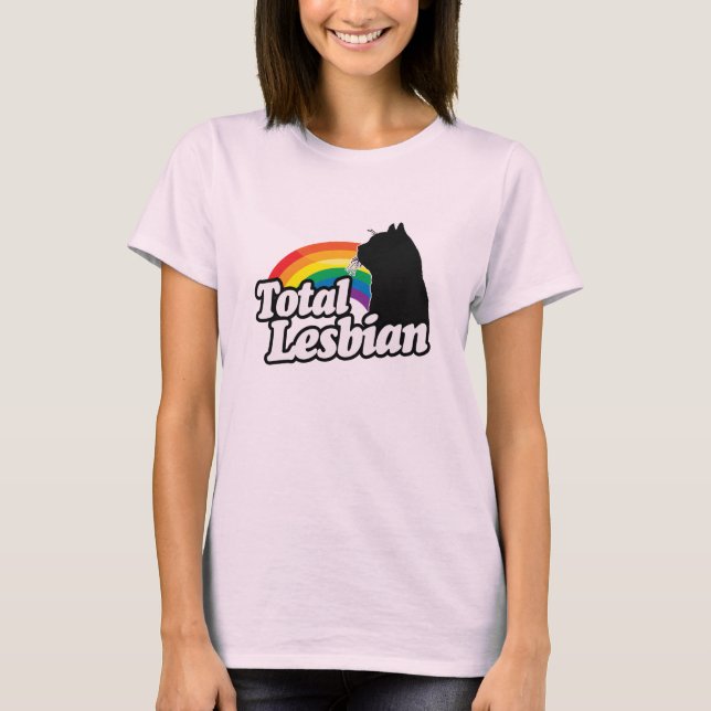 Camiseta TOTAL LÉSBICA GATA -.png (Frente)