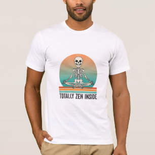 Camiseta Totalmente Zen Por Dentro Esqueleto Meditando Retr