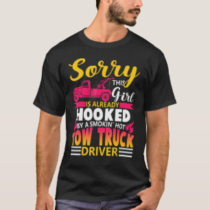Camiseta Tow Truck Driver Wife Namorada Cute