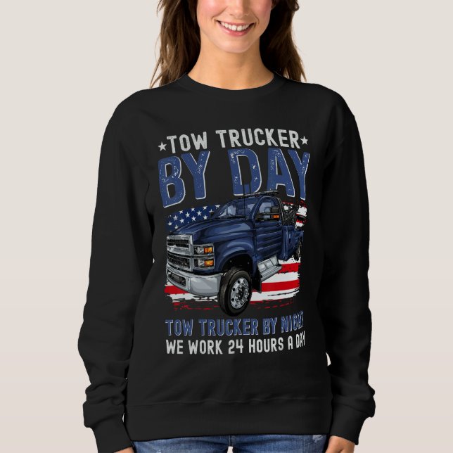 Camiseta Tow Trucker By Day Tow Trucker By Night Tow Truck  (Frente)