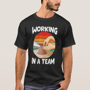 Camiseta Trabalhando em equipe gato argila cerâmica olaria
