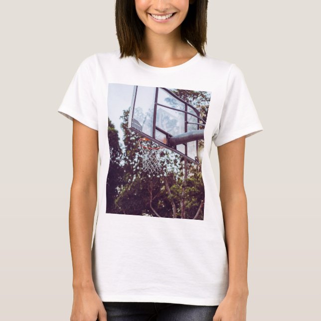 Camiseta Trabalho de arte de basquete incrível (Frente)