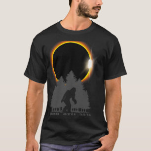Camiseta Trabalho de arte de Sasquatch do Eclipse Solar Tot