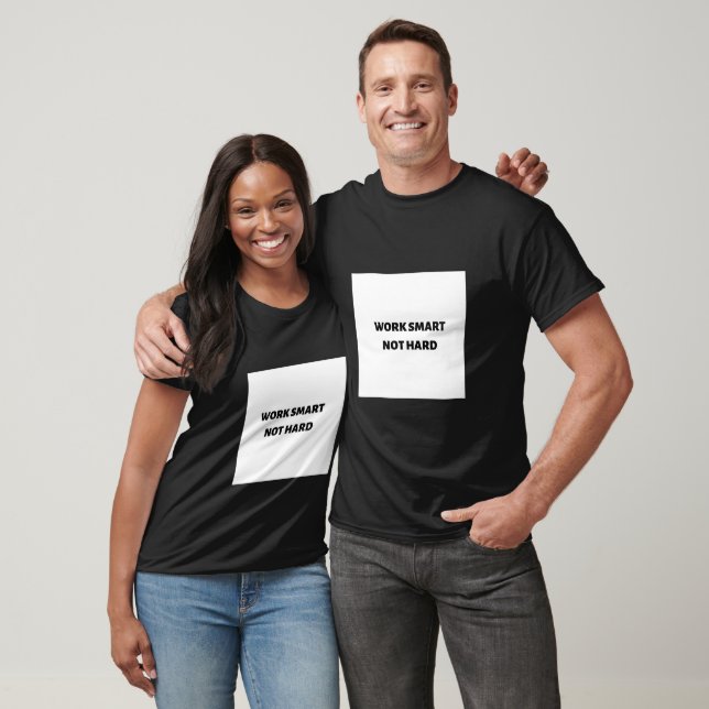 Camiseta Trabalho inteligente não duro (Unissex)