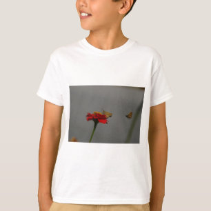 Camiseta Traças e Zinnia vermelho