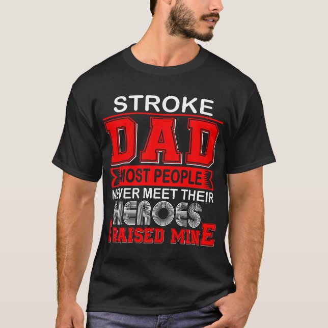 Camiseta Traço Orgulhoso Pai Que Eu Criei (Frente)