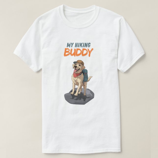 Camiseta Trail Buddy – Hiking Labrador Adventure (Frente do Design)