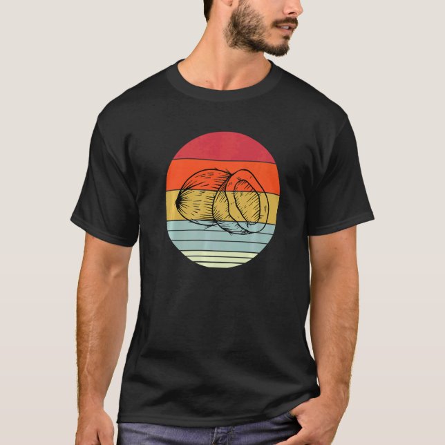 Camiseta Traje de Verão de Coco Retroativo (Frente)