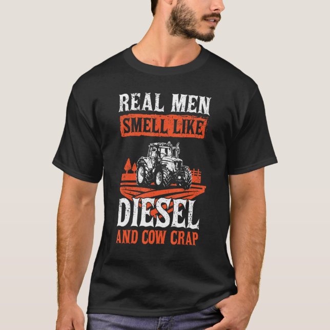 Camiseta Trator Homens de Verdade Cheiram a Diesel e Merda  (Frente)