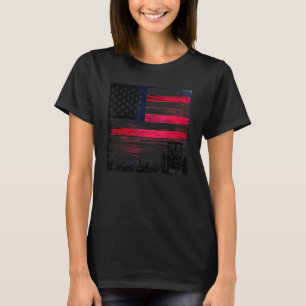 Camiseta Trator patriótico venenoso em uma bandeira fazenda
