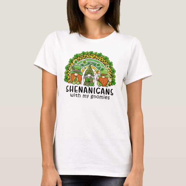 Camiseta Travessuras com Meus Gnomos (Frente)