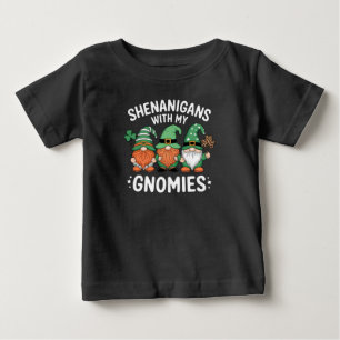 Camiseta Travessuras Com Meus Gnomos Dia de São Patrício Ir