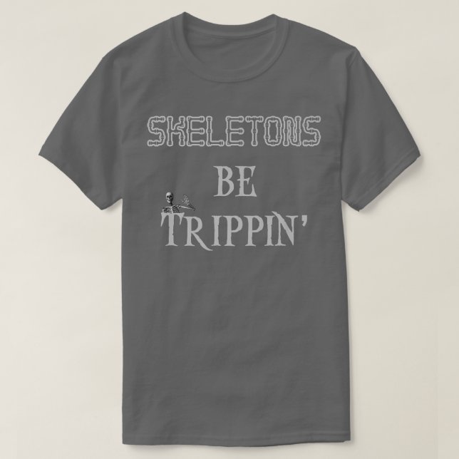 Camiseta Trecho de Halloween Trick Trepando Esqueleto  (Frente do Design)