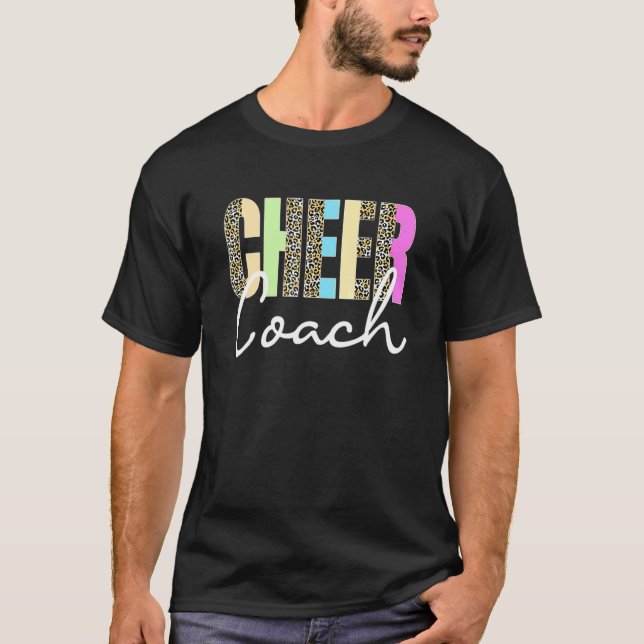 Camiseta Treinador Leopard Cheerhead Cute Cheer Coach (Frente)